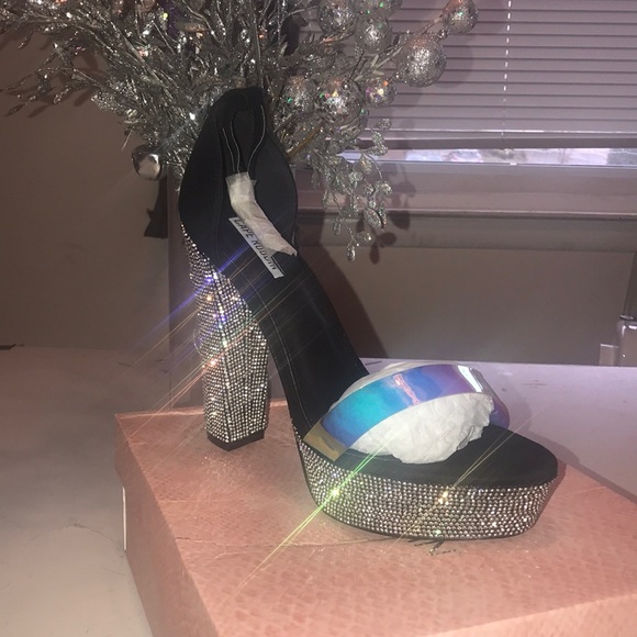 Women Platform Heels - Picture 4 of 4